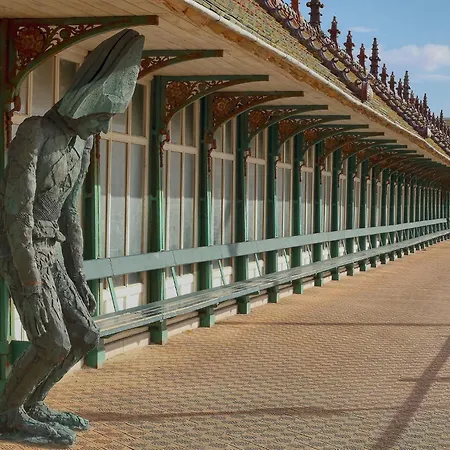 Appartement Apartment Beaufort 76 With Two Terraces By Interhome Blankenberge