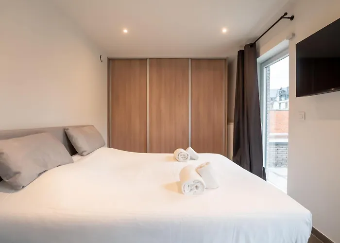 Apartment Apartment Beaufort 76 With Two Terraces By Interhome Blankenberge